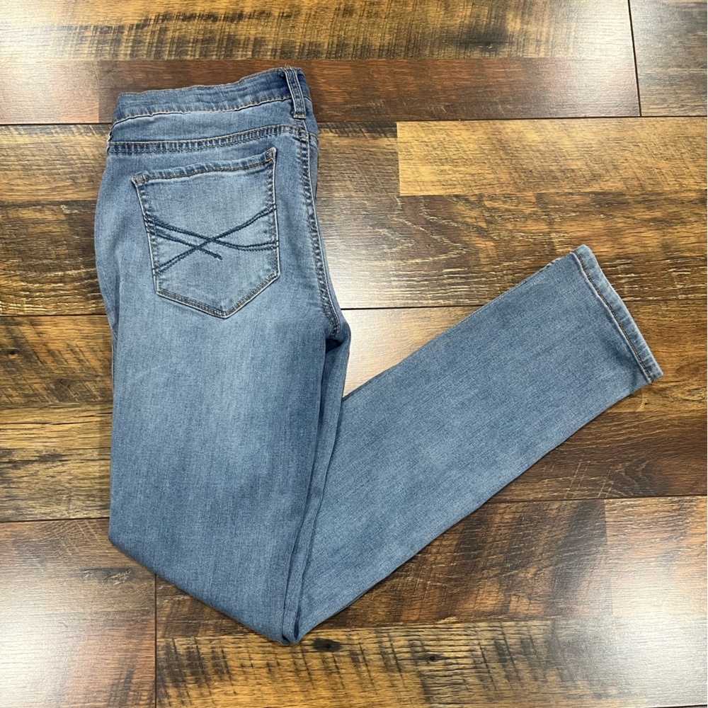 Aeropostale ripped skinny jeans size 4 short
